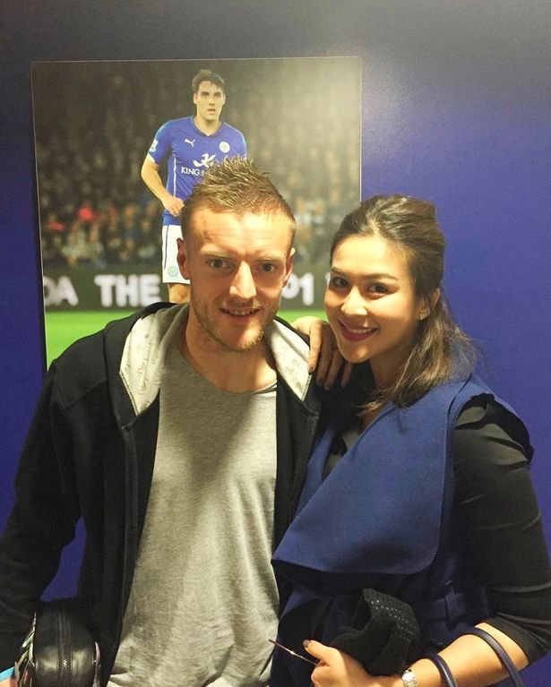 a-hau-thai-lan-tu-nan-cung-chu-tich-leicester-la-ai