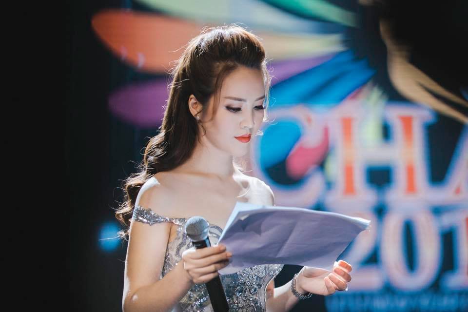 a-hau-thuy-van-chong-phai-ra-mat-fan-cuong-moi-thoi-theo-toi