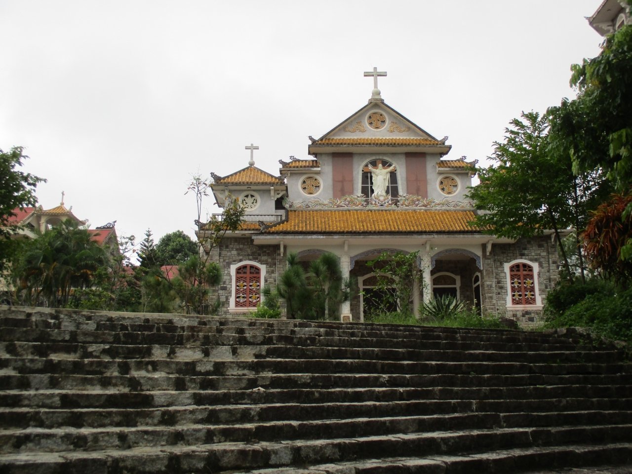 du-ngoan-xu-so-nen-tho-tren-dat-co-do-hue