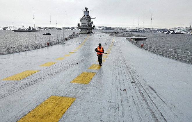 NÓNG: Tàu sân bay Kuznetsov lại gặp thảm họa chìm đốc nổi đột ngột - Nga khẩn cấp ứng phó - Ảnh 2.