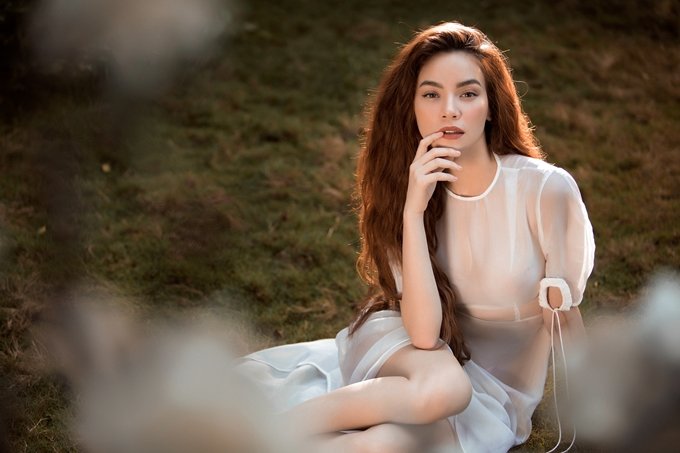 ho-ngoc-ha-mong-manh-quyen-ru-trong-bo-anh-ra-mat-ca-khuc-ballad-moi
