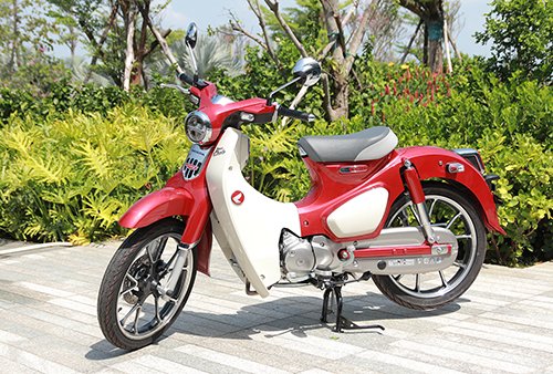 huyen-thoai-honda-super-cub-chinh-hang-gia-85-trieu-tai-viet-nam