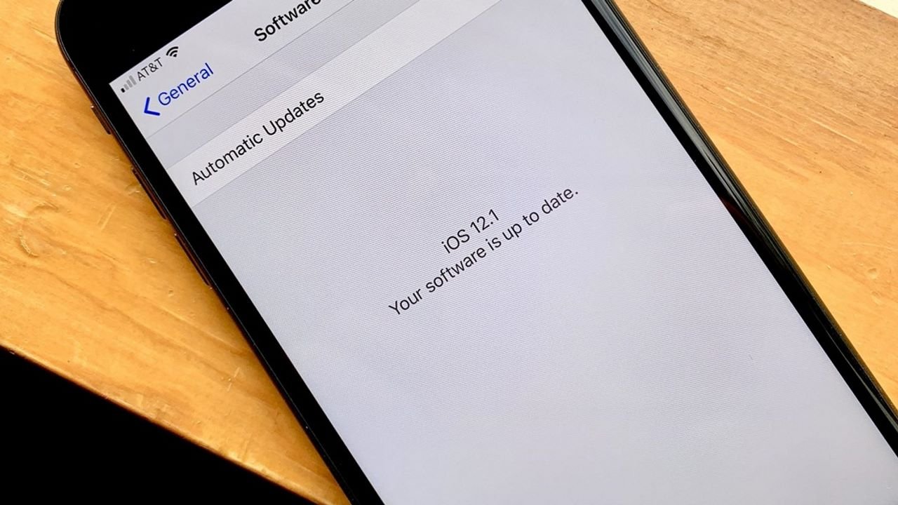 ios-121-vua-ra-mat-da-gap-loi-lo-danh-ba