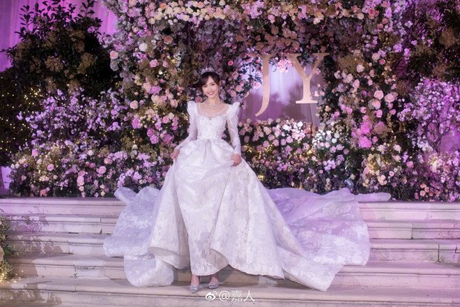 duong-yen-la-tan-chinh-thuc-cong-bo-anh-cuoi-dep-ngo-ngang