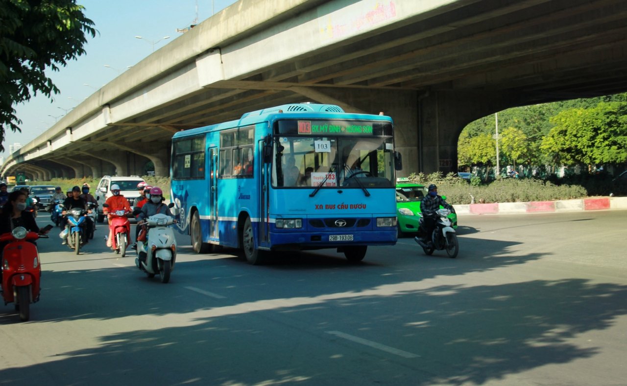ha-noi-nhung-chuyen-bus-yen-binh-va-doc-dao-den-la-thuong