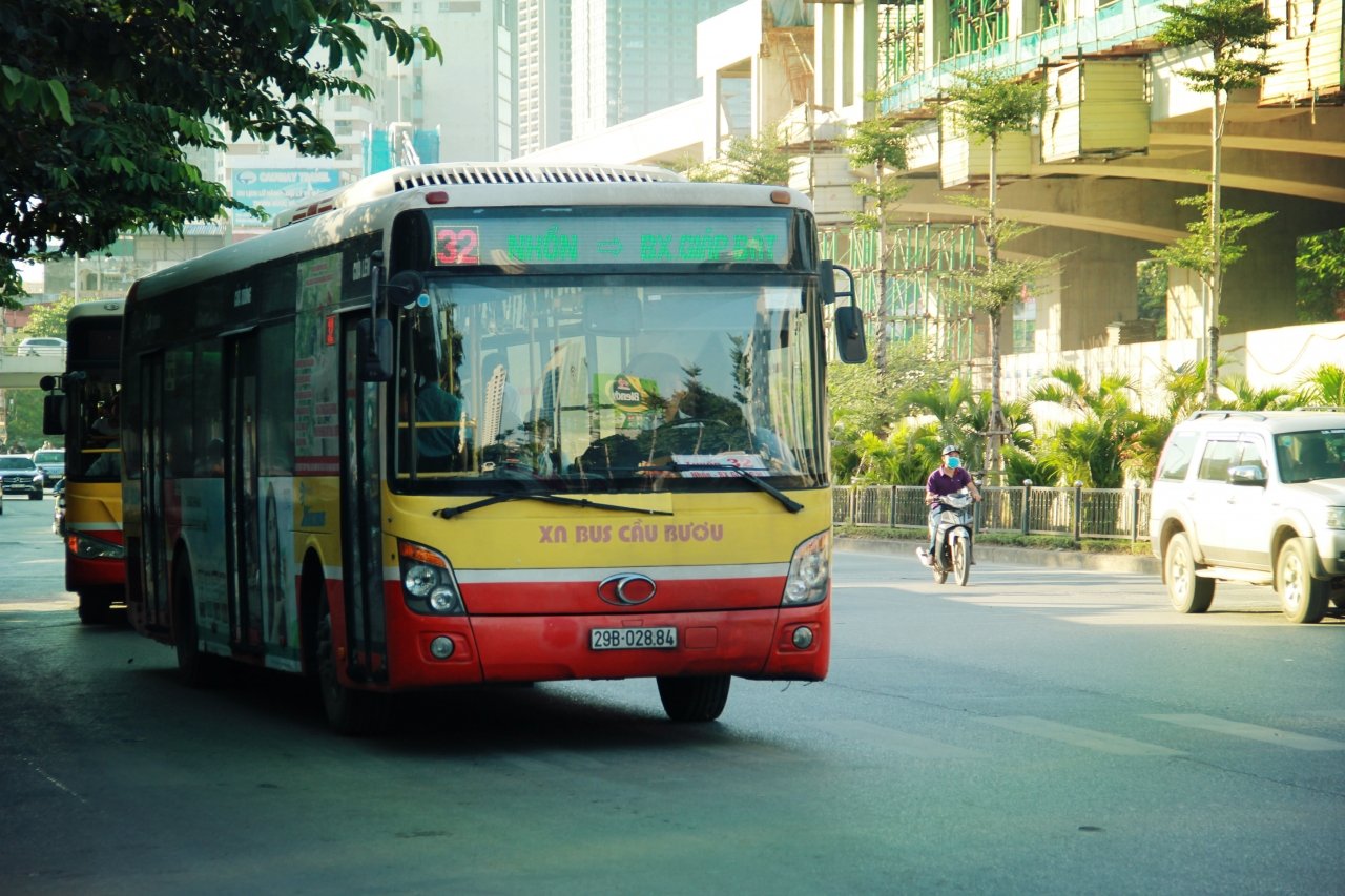 ha-noi-nhung-chuyen-bus-yen-binh-va-doc-dao-den-la-thuong