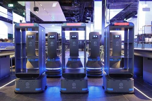 nha-hang-lau-trung-quoc-thay-the-nhan-vien-bang-robot