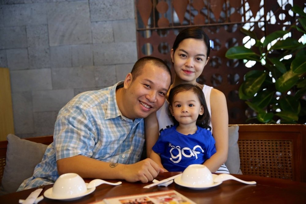 pham-quynh-anh-va-quang-huy-vui-ve-ben-nhau-to-chuc-sinh-nhat-cho-con-sau-khi-de-don-ly-hon