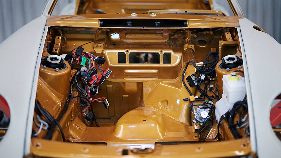porsche-911-turbo-s-chot-gia-31-trieu-usd-sau-10-phut