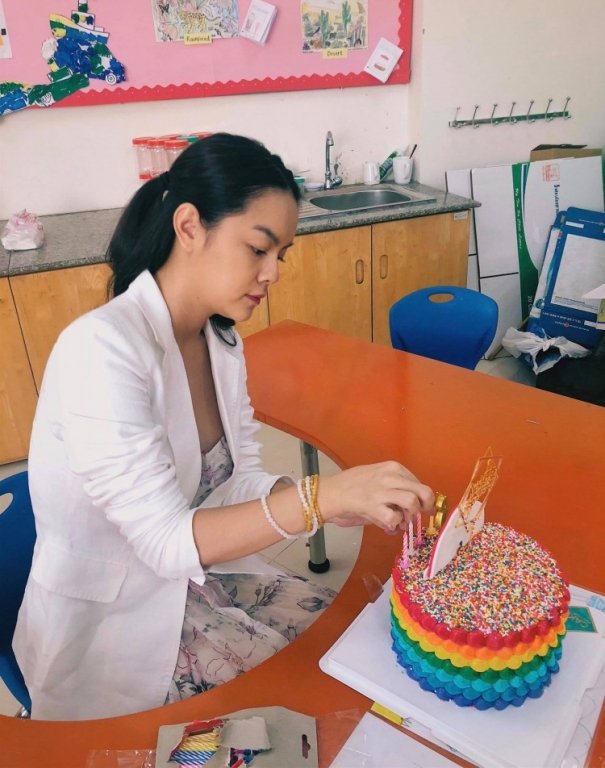 sau-ly-hon-pham-quynh-anh-quang-huy-tai-hop-rang-ro-cung-mung-sinh-nhat-con-gai