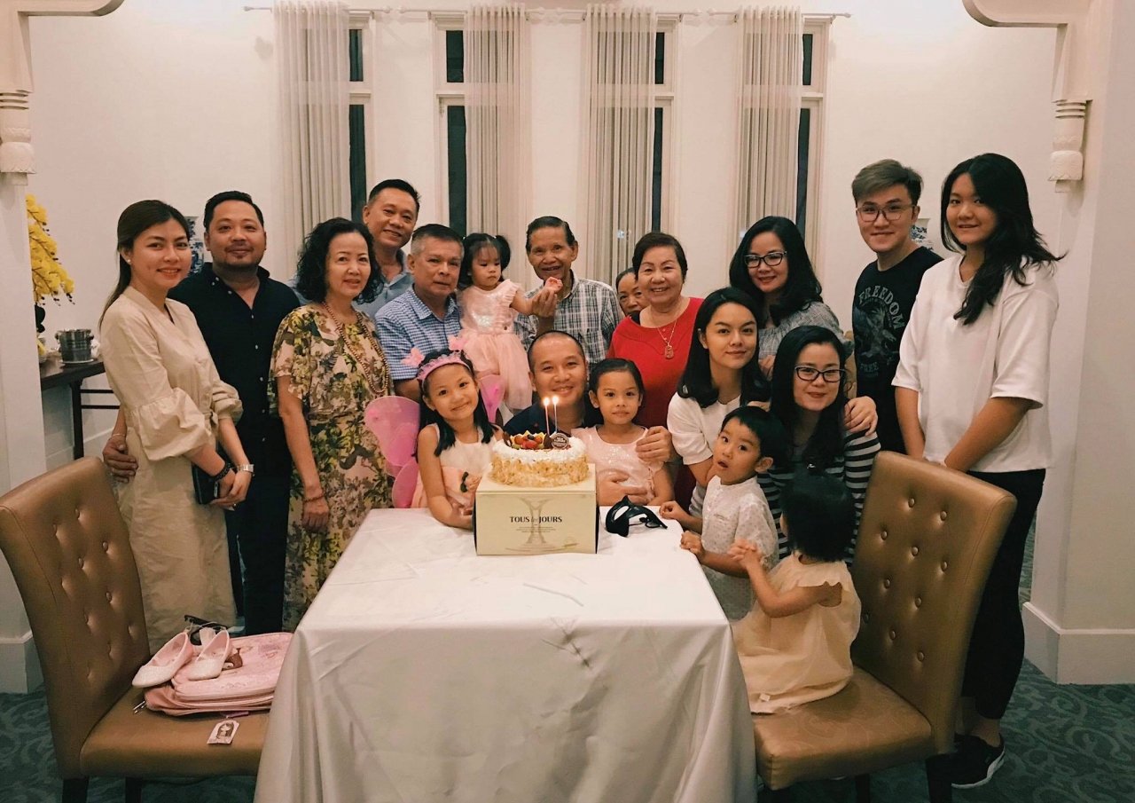 sau-ly-hon-pham-quynh-anh-quang-huy-tai-hop-rang-ro-cung-mung-sinh-nhat-con-gai