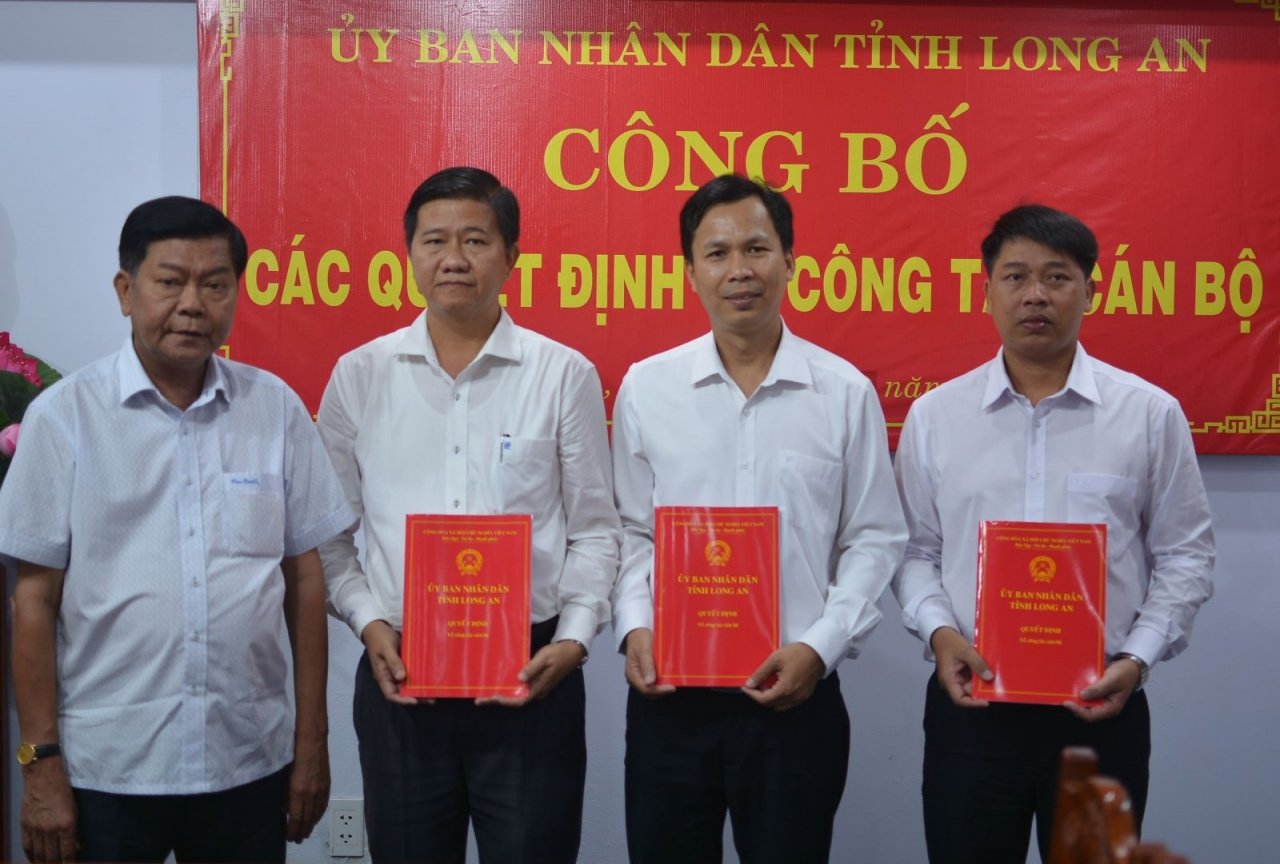 bo-chinh-tri-ban-bi-thu-chinh-phu-bo-nhiem-nhan-su-chu-chot