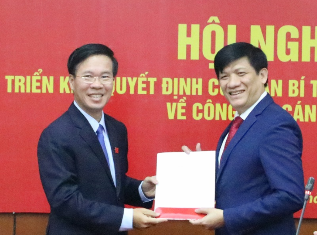 bo-chinh-tri-ban-bi-thu-chinh-phu-bo-nhiem-nhan-su-chu-chot