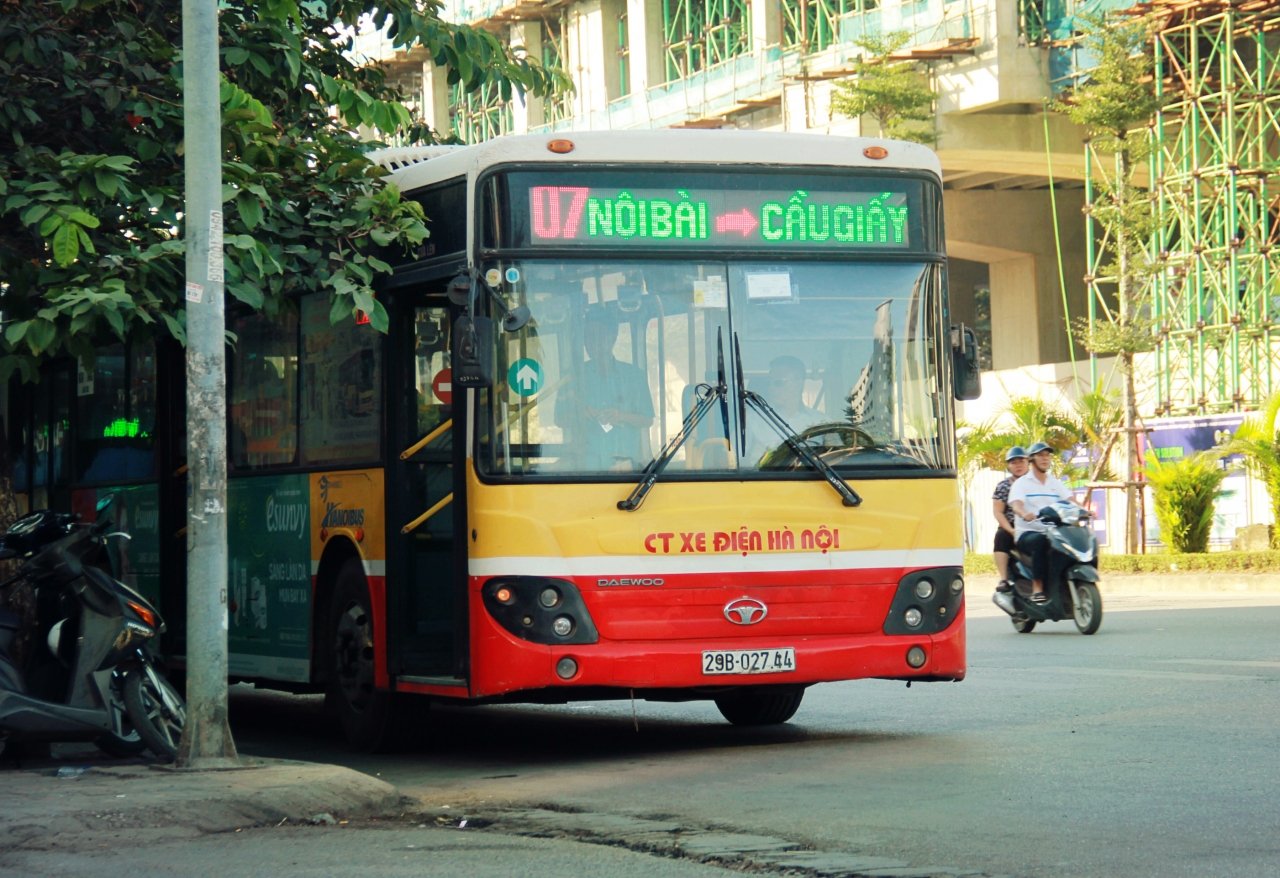 ha-noi-nhung-chuyen-bus-yen-binh-va-doc-dao-den-la-thuong