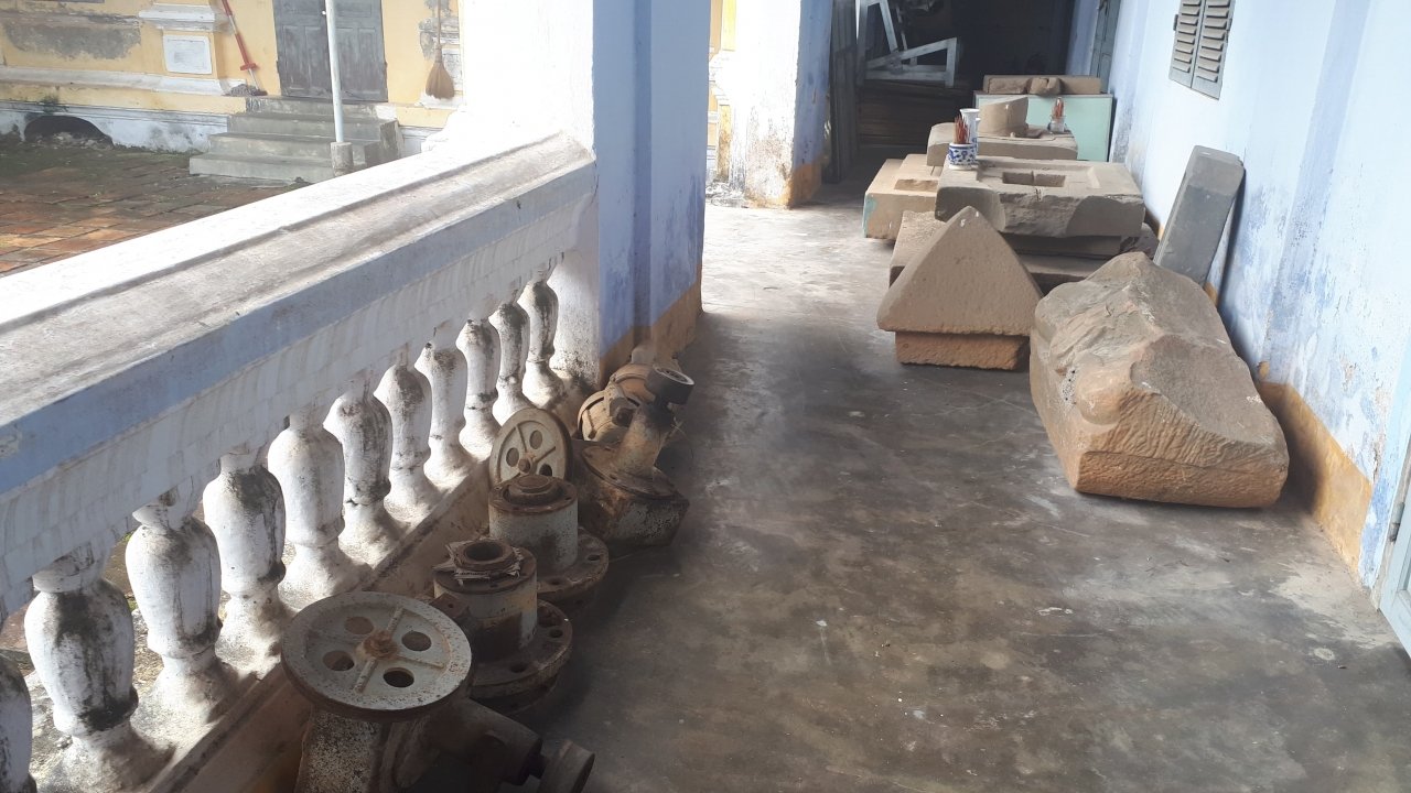 nhieu-hien-vat-chien-tranh-hu-hong-vi-phoi-nang-dam-mua