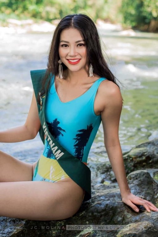 he-lo-vay-da-hoi-giup-phuong-khanh-toa-sang-trong-dem-chung-ket-miss-earth-2018