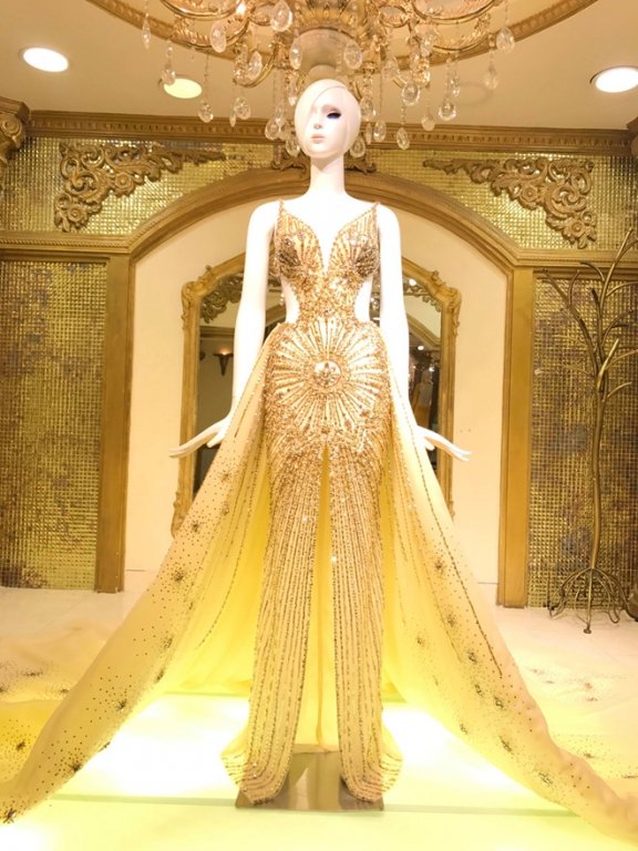 he-lo-vay-da-hoi-giup-phuong-khanh-toa-sang-trong-dem-chung-ket-miss-earth-2018