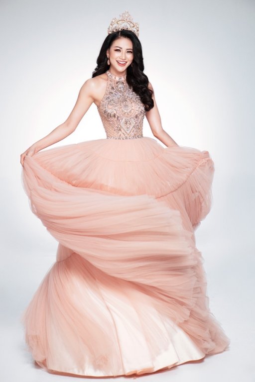 he-lo-vay-da-hoi-giup-phuong-khanh-toa-sang-trong-dem-chung-ket-miss-earth-2018