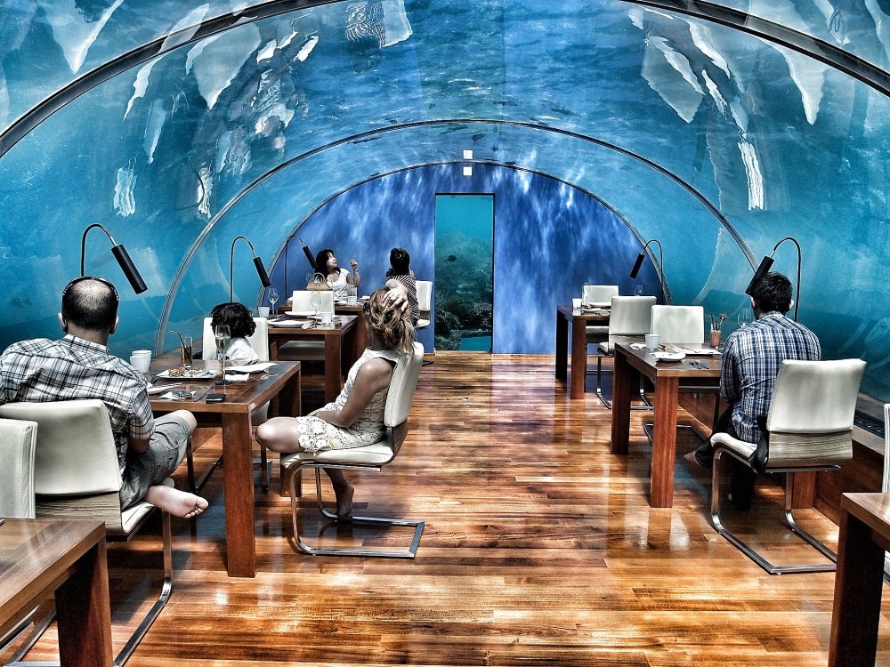 maldives-khai-truong-biet-thu-khach-san-dau-tien-duoi-bien