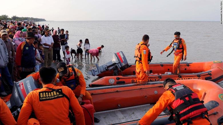 vu-may-bay-lion-air-roi-da-nhin-thay-than-may-bay-mot-tho-lan-thiet-mang