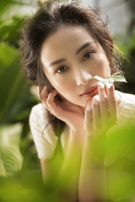 jun-vu-ngay-cang-quyen-ru-khoe-duong-cong-hut-mat-voi-vong-mot-nong-bong-trong-bo-anh-moi
