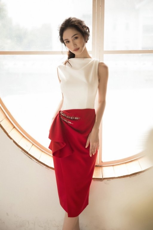 jun-vu-ngay-cang-quyen-ru-khoe-duong-cong-hut-mat-voi-vong-mot-nong-bong-trong-bo-anh-moi