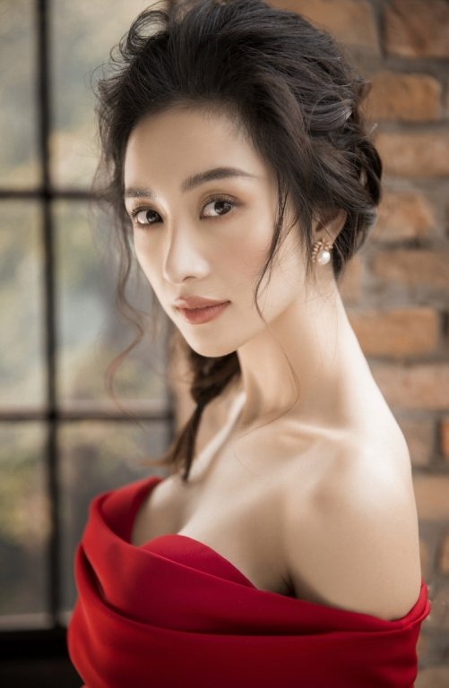 jun-vu-ngay-cang-quyen-ru-khoe-duong-cong-hut-mat-voi-vong-mot-nong-bong-trong-bo-anh-moi