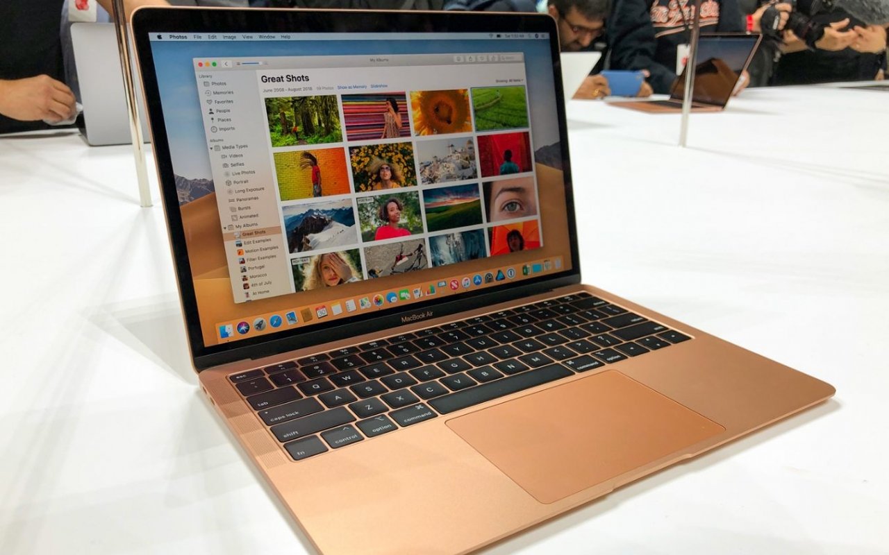 macbook-air-2018-tu-ngat-micro-de-tranh-bi-nghe-trom