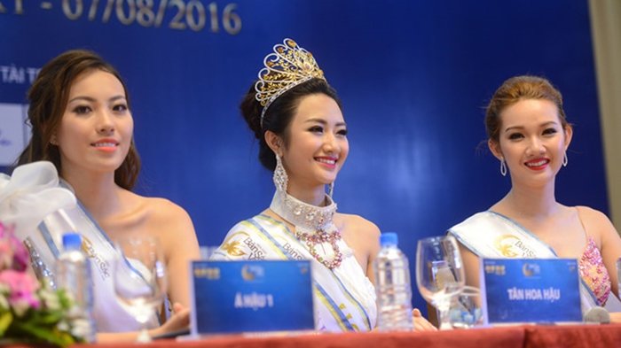 tuong-linh-dien-vay-mong-nhu-suong-tro-lai-dau-truong-nhan-sac