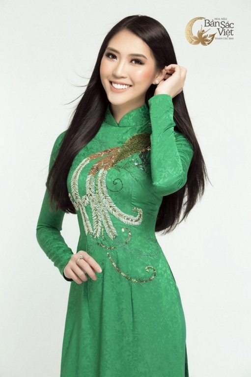tuong-linh-dien-vay-mong-nhu-suong-tro-lai-dau-truong-nhan-sac