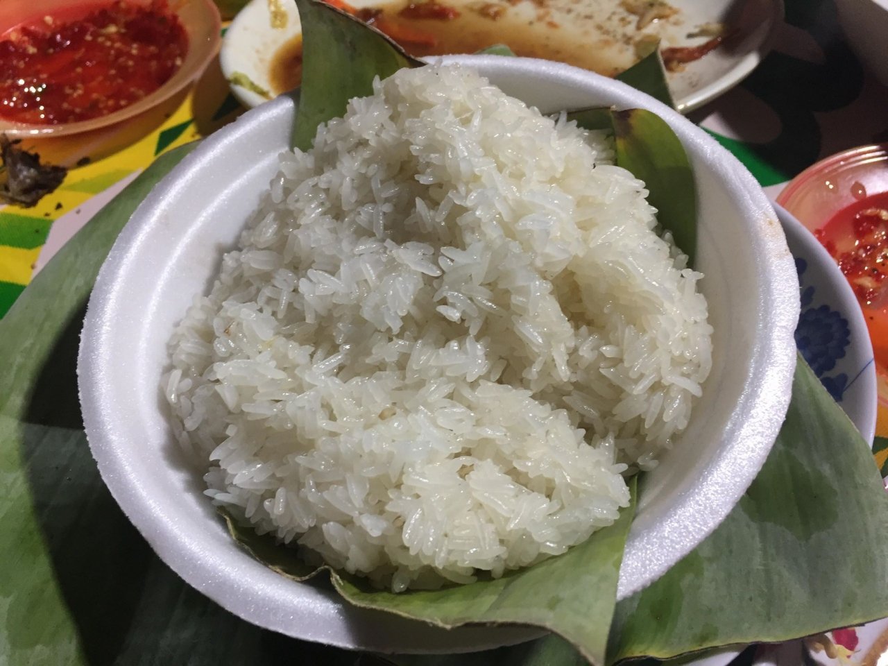 dao-dem-o-pho-nuong-song-mekong-thien-duong-am-thuc-duong-pho-cua-vieng-chan