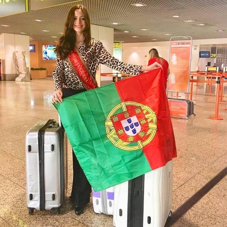 chuyen-gia-sac-dep-doan-hoa-hau-tieu-vy-lot-top-15-miss-world-2018
