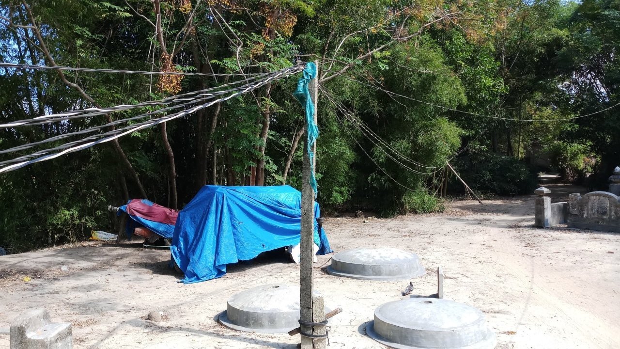 duong-day-dien-nam-thap-bay-nguoi-dan