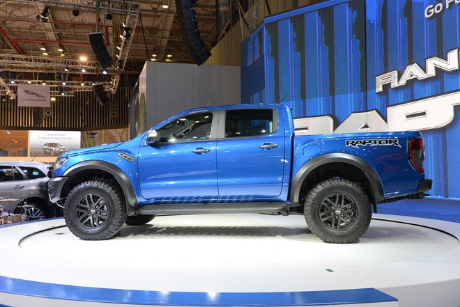 Ford Ranger Raptor loan gia o VN, 'bia kem lac' 150-200 trieu hinh anh 2