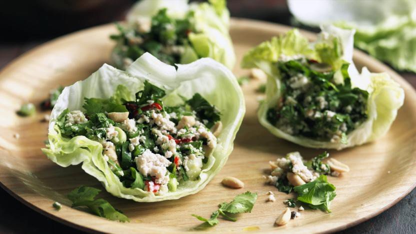 Không chỉ gồm rau củ, món salad truyền thống ở các nước được chế biến cầu kì và tinh tế như thế này đây - Ảnh 6.