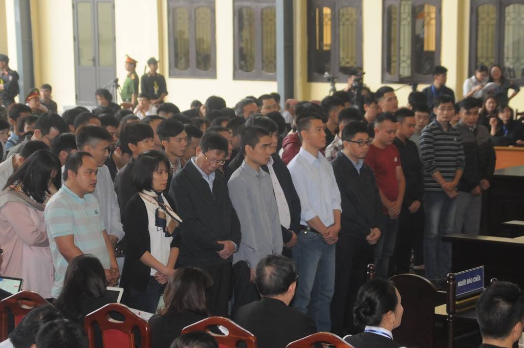 toa-xet-xu-vu-danh-bac-nghin-ty-cuu-trung-tuong-phan-van-vinh-xuat-hien-manh-khoe-tai-phien-toa