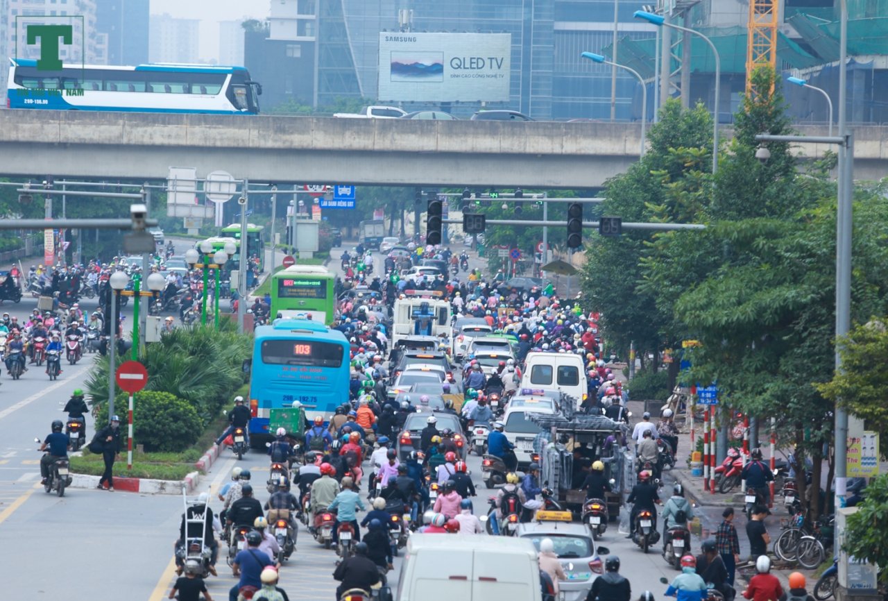 buyt-brt-rua-bo-trong-gio-cao-diem-sang