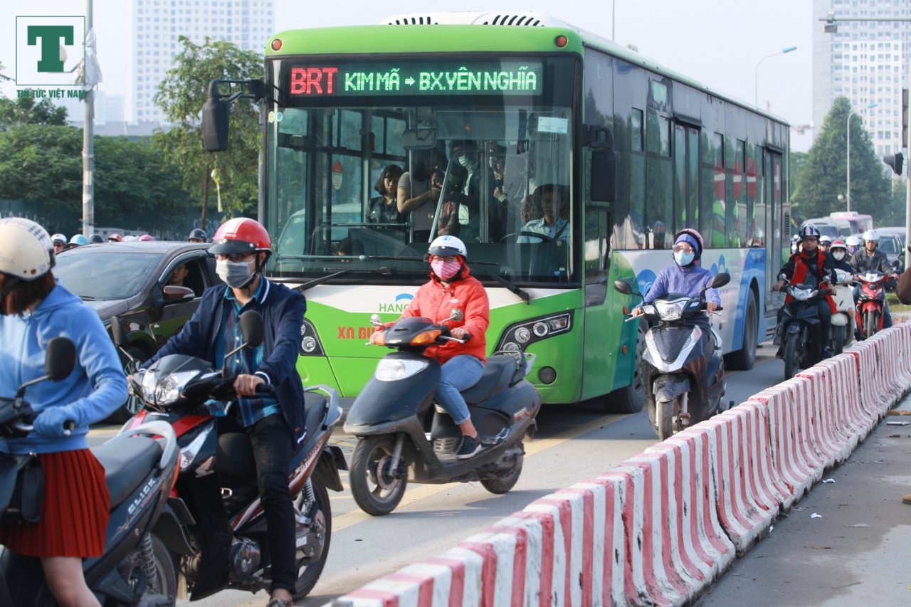 buyt-brt-rua-bo-trong-gio-cao-diem-sang