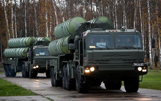 het-nam-2018-nuoc-nga-co-27-trung-doan-ten-lua-s-400-san-sang-chien-dau