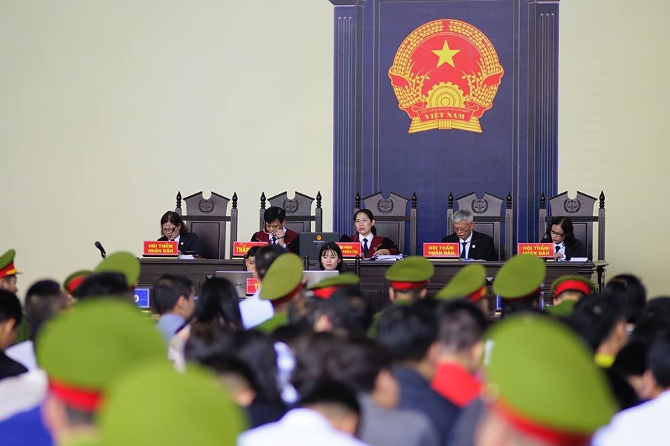 ong-phan-van-vinh-tu-choi-dang-ban-an-len-cong-thong-tin-luat-quy-dinh-the-nao