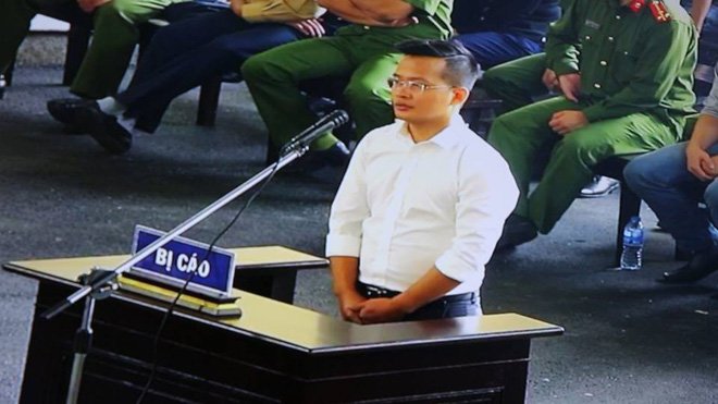 ngay-thu-3-xu-vu-danh-bac-nghin-ty-phan-van-vinh-phai-vao-phong-y-te-chu-dai-ly-noi-co-the-luc-bao-ke