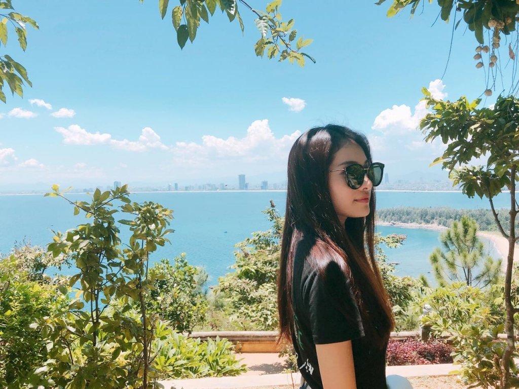 duong-khac-linh-phu-nhan-phan-boi-trang-phap-de-yeu-ca-si-kem-13-tuoi