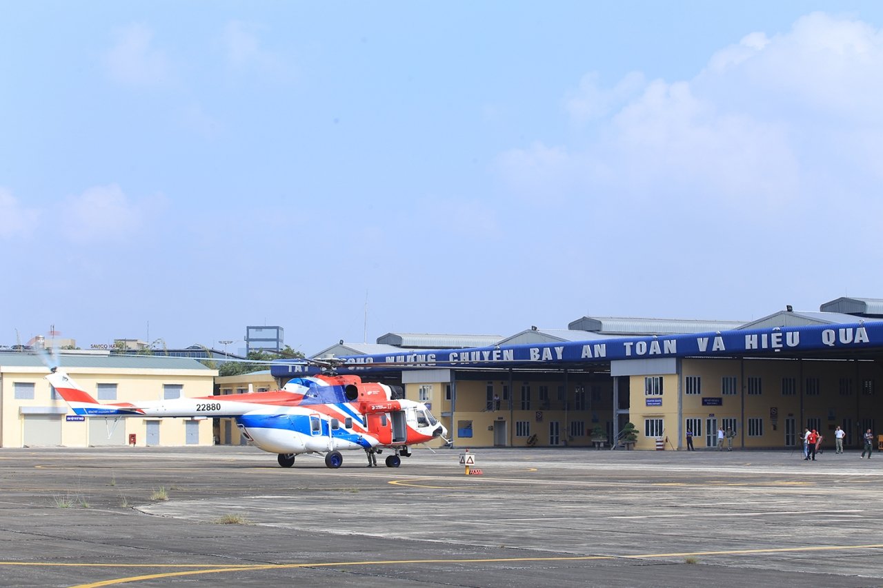 sieu-truc-thang-cua-nga-bay-luon-tren-bau-troi-ha-noi