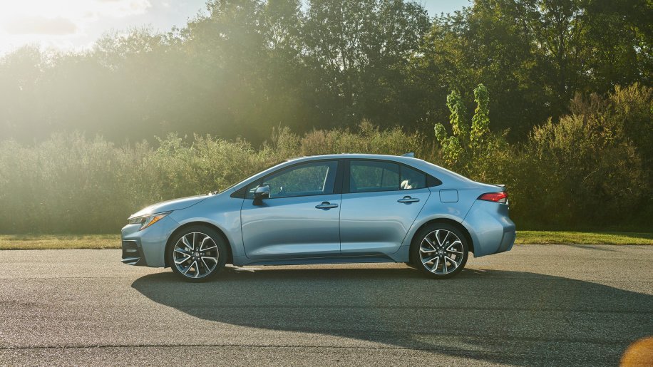 toyota-corolla-the-he-moi-tre-hoa-thiet-ke