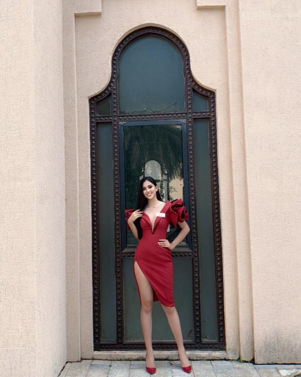 hoa-hau-tran-tieu-vy-dien-bikini-khoe-voc-dang-san-chac-tai-miss-world-2018