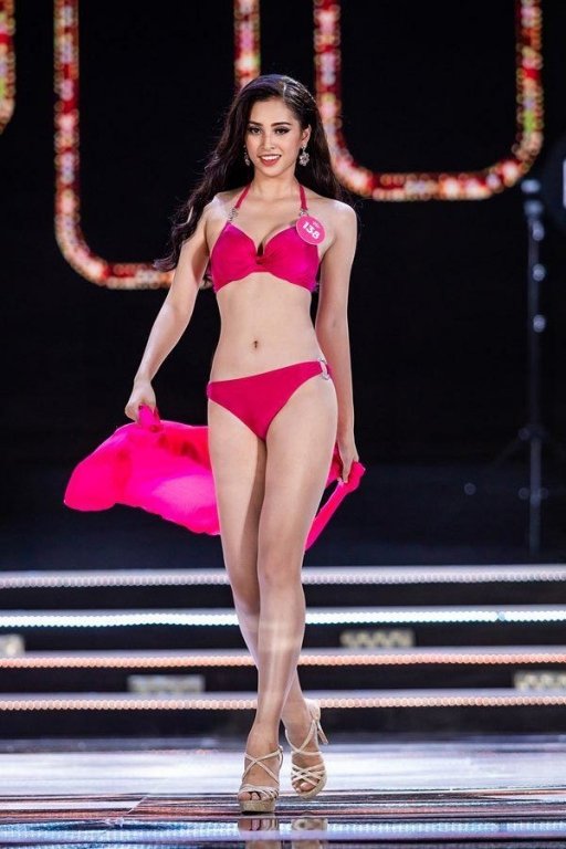 hoa-hau-tran-tieu-vy-dien-bikini-khoe-voc-dang-san-chac-tai-miss-world-2018