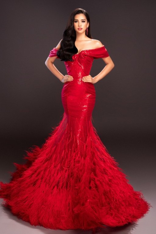 can-canh-bon-chiec-vay-da-hoi-khoe-tron-sac-voc-hoa-hau-tieu-vy-mang-den-miss-world-2018