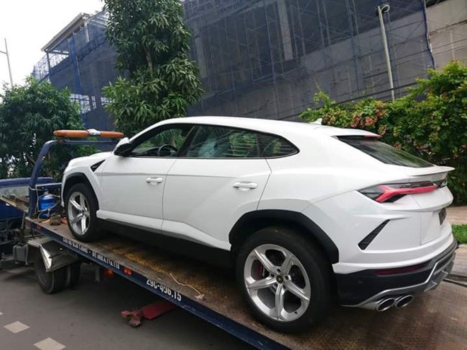 lamborghini-urus-dau-tien-o-viet-nam-ve-tay-dai-gia-minh-nhua