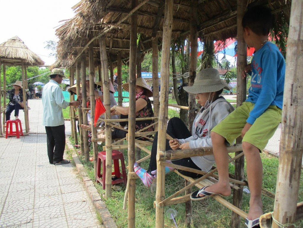 thua-thien-hue-dua-di-san-bai-choi-vao-gioi-thieu-tai-truong-hoc