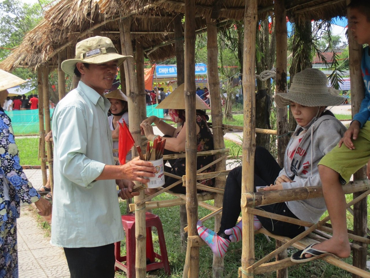 thua-thien-hue-dua-di-san-bai-choi-vao-gioi-thieu-tai-truong-hoc